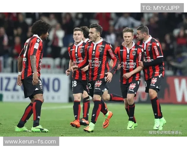 英超足球专题深入分析北京足球队的团队配合与战术执行